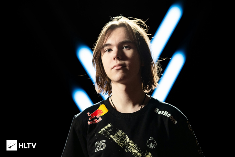 通过一连串 通过一连串