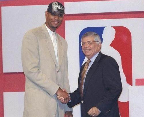 这位新秀凭 这位新秀凭