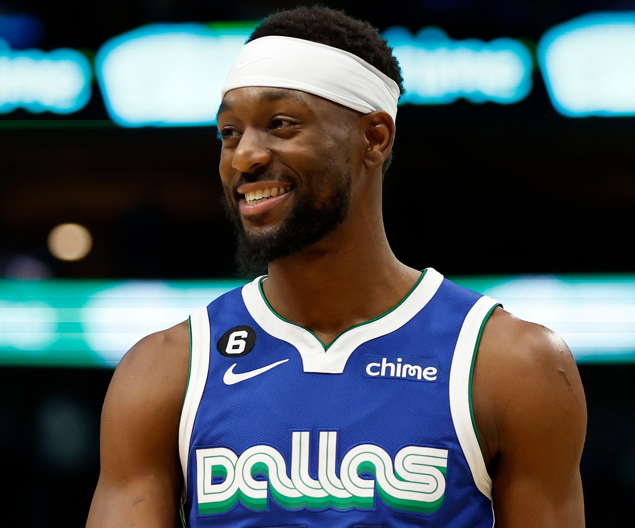 更凸显了他 更凸显了他