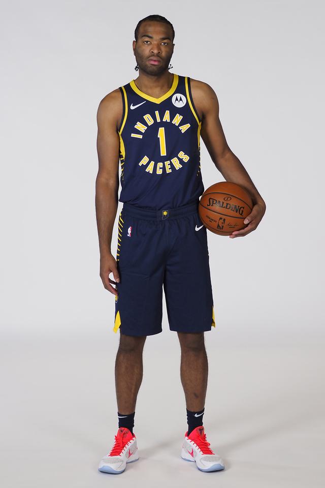 队不断前行 队不断前行