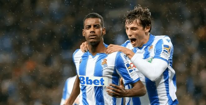 曾凭借12 曾凭借12