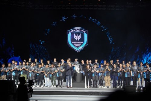 更是对他们 更是对他们