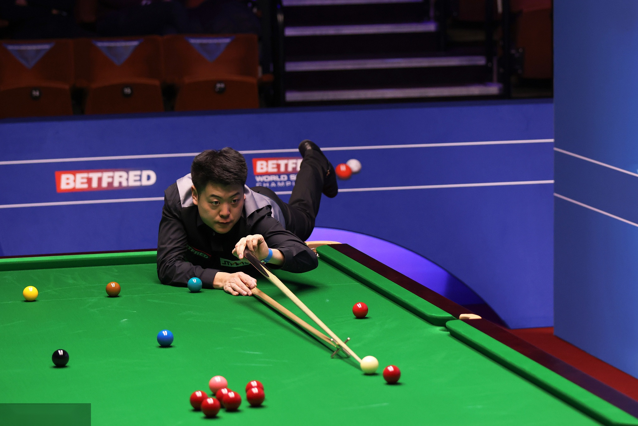 出拜仁的策 出拜仁的策