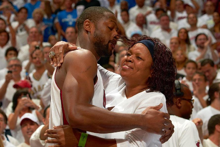 连输两手缩 连输两手缩